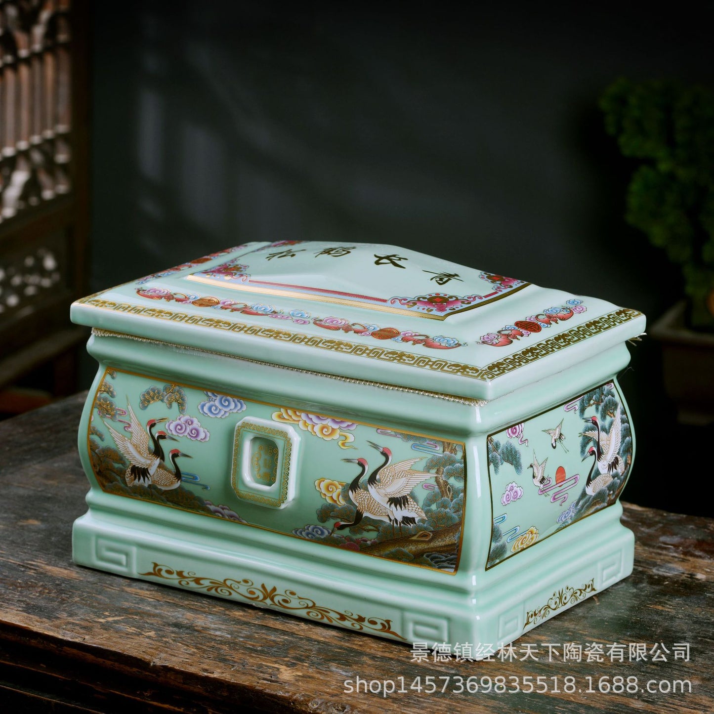 High-grade urn, ceramic material, various colors